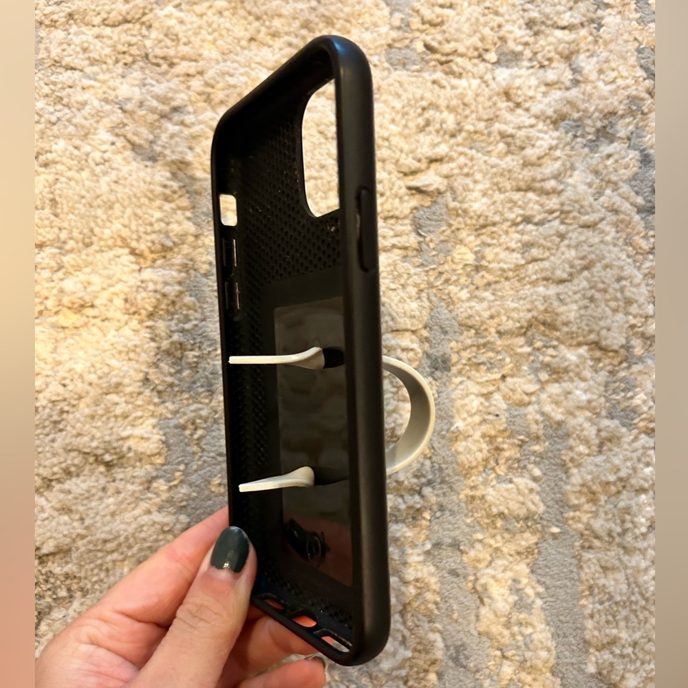 Loopy Phone Case. 11Pro - Picture 3 of 3